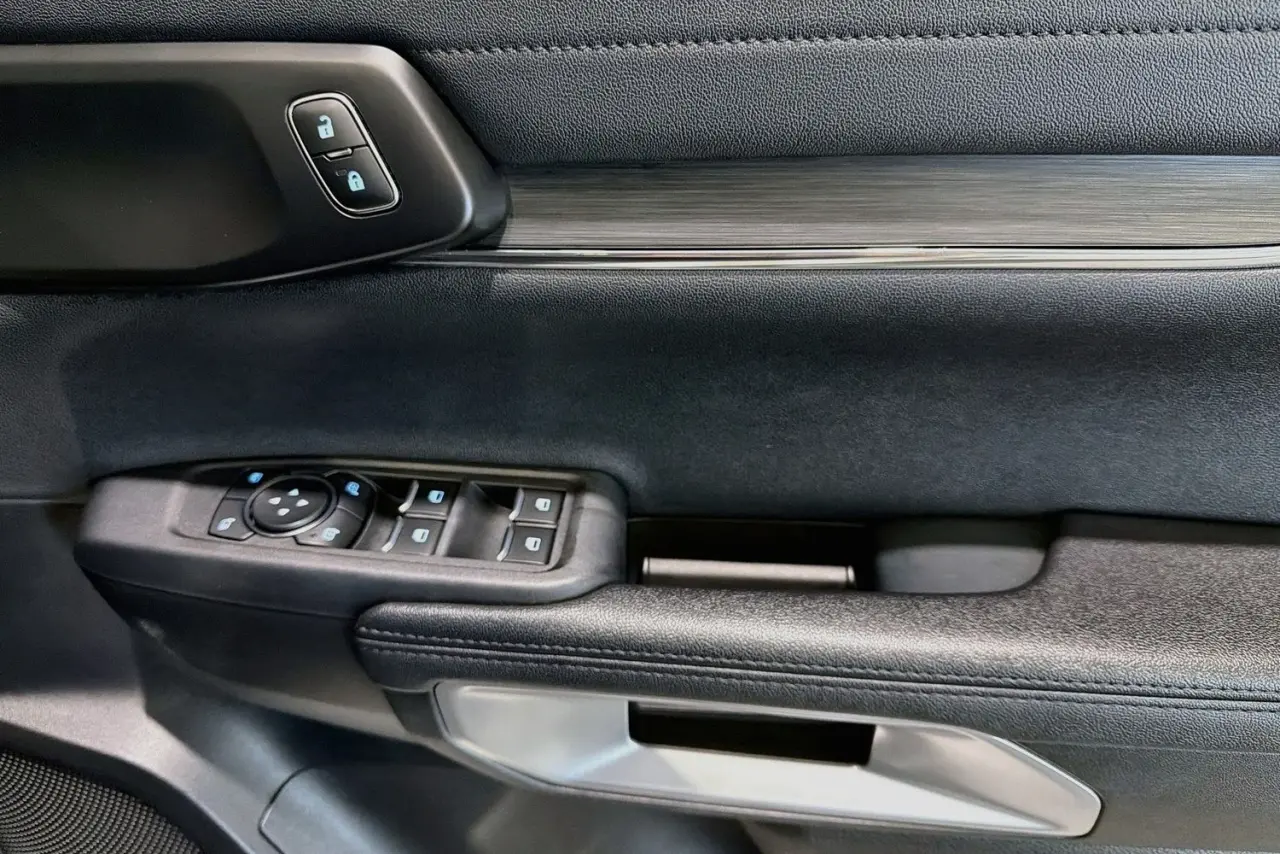 2022 Ford Everest Gallery Image 24