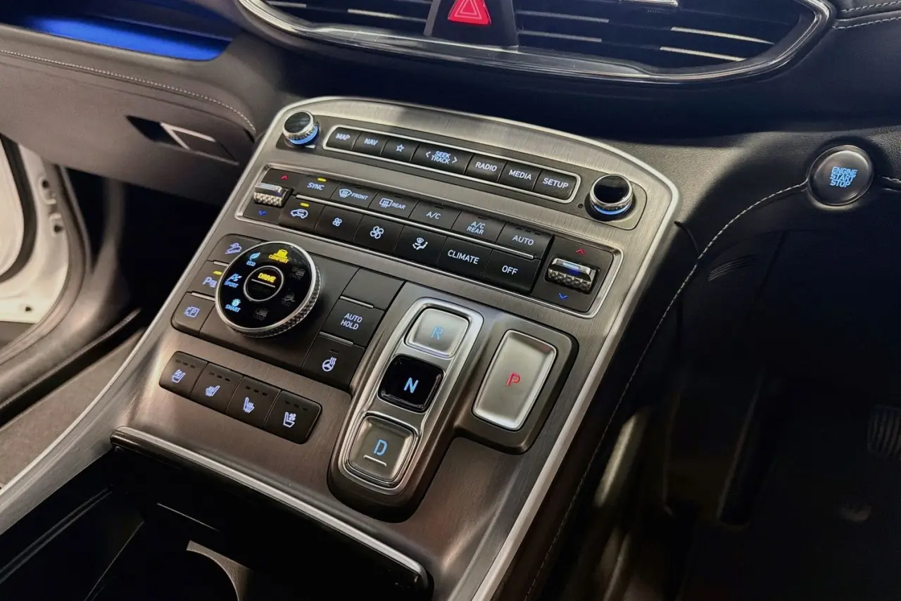 2023 Hyundai Santa Fe Gallery Image 18