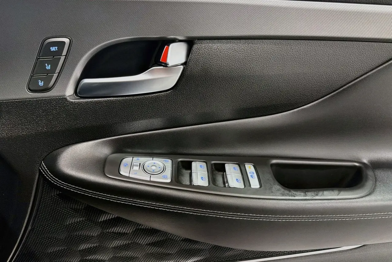 2023 Hyundai Santa Fe Gallery Image 24