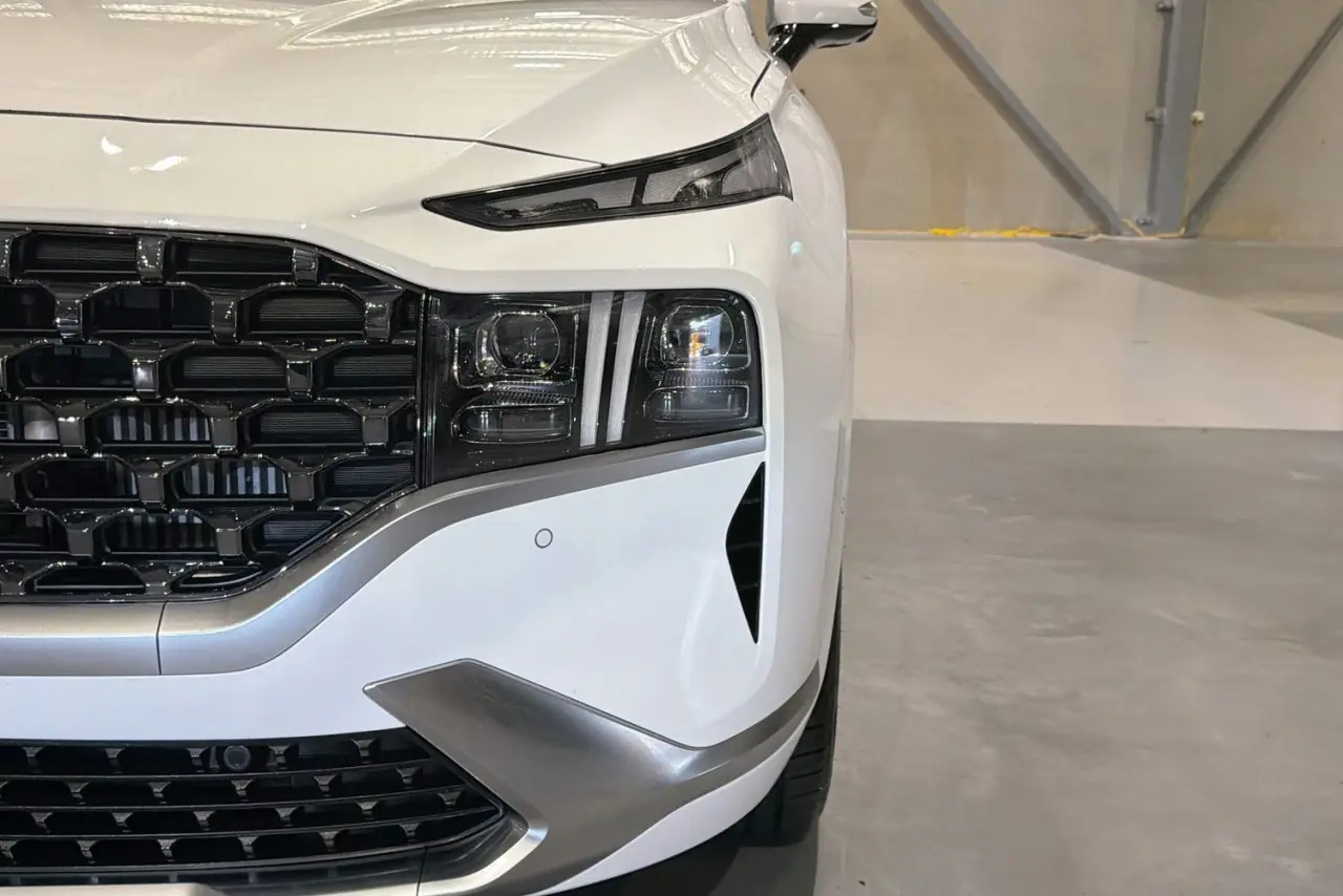 2023 Hyundai Santa Fe Gallery Image 3