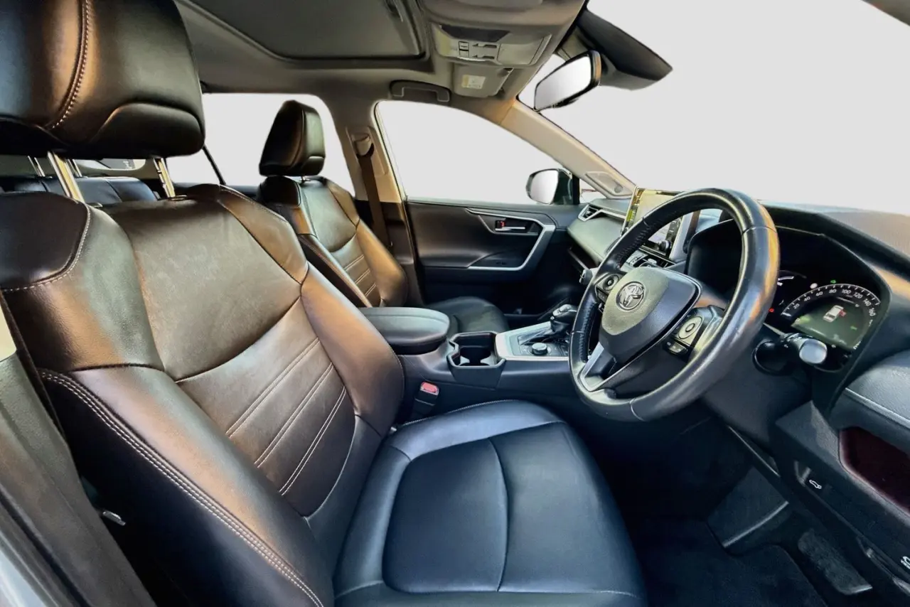 2021 Toyota RAV4 Gallery Image 13