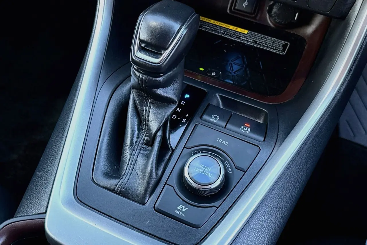 2021 Toyota RAV4 Gallery Image 18