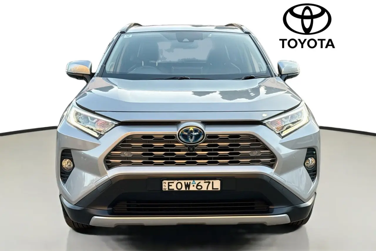 2021 Toyota RAV4 Gallery Image 2
