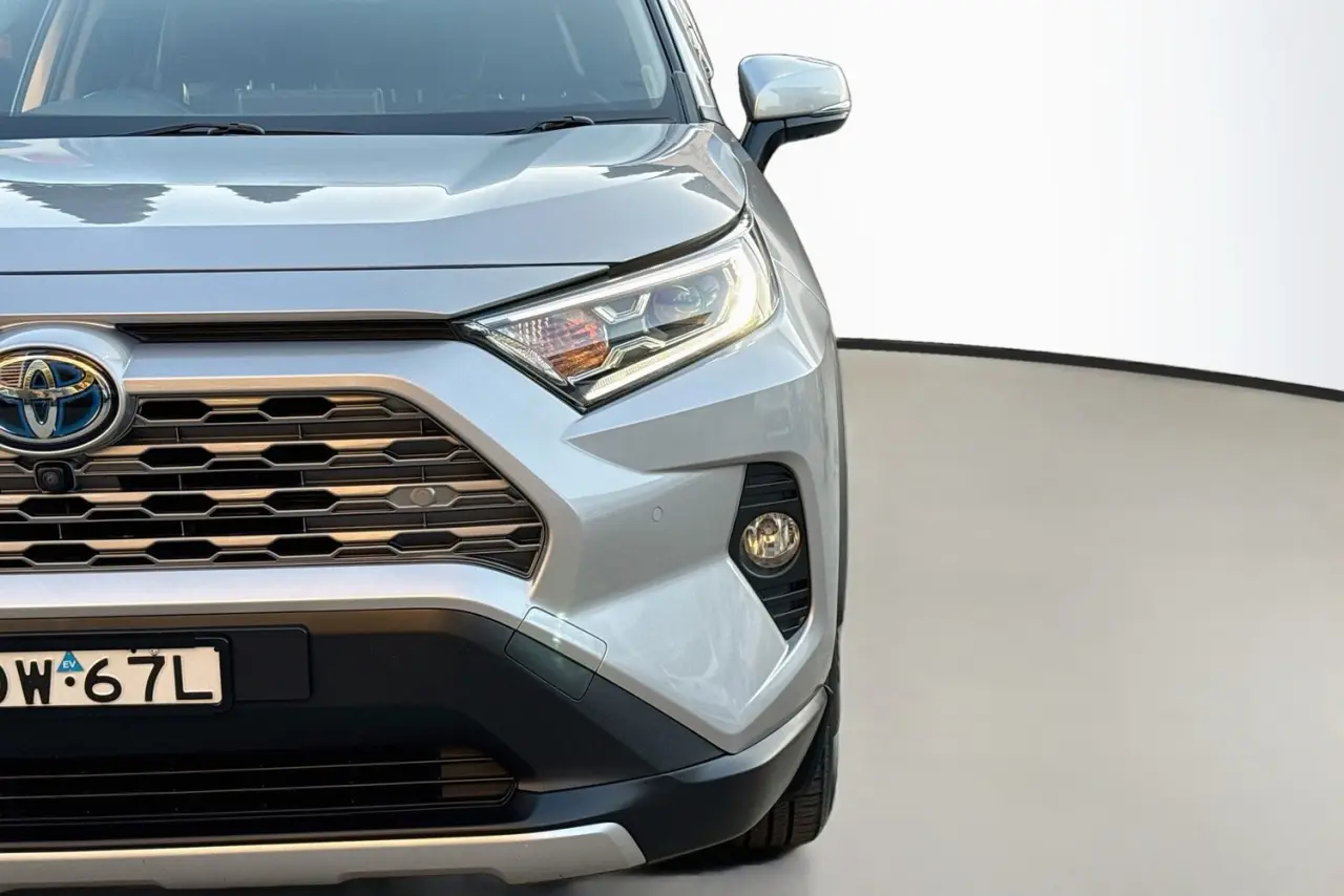 2021 Toyota RAV4 Gallery Image 3