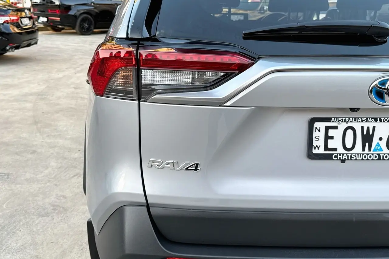 2021 Toyota RAV4 Gallery Image 8