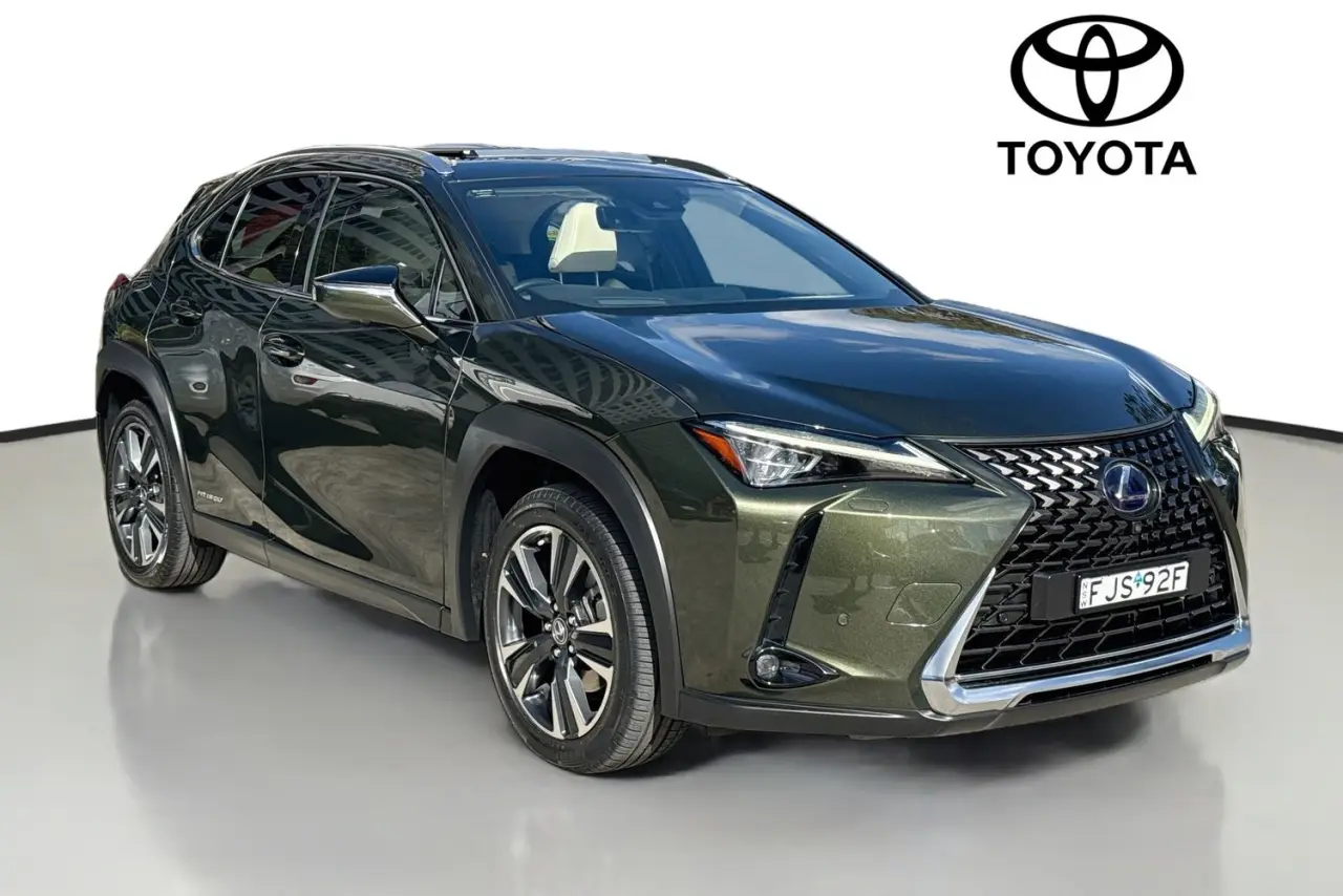2022 Lexus UX Gallery Image 1