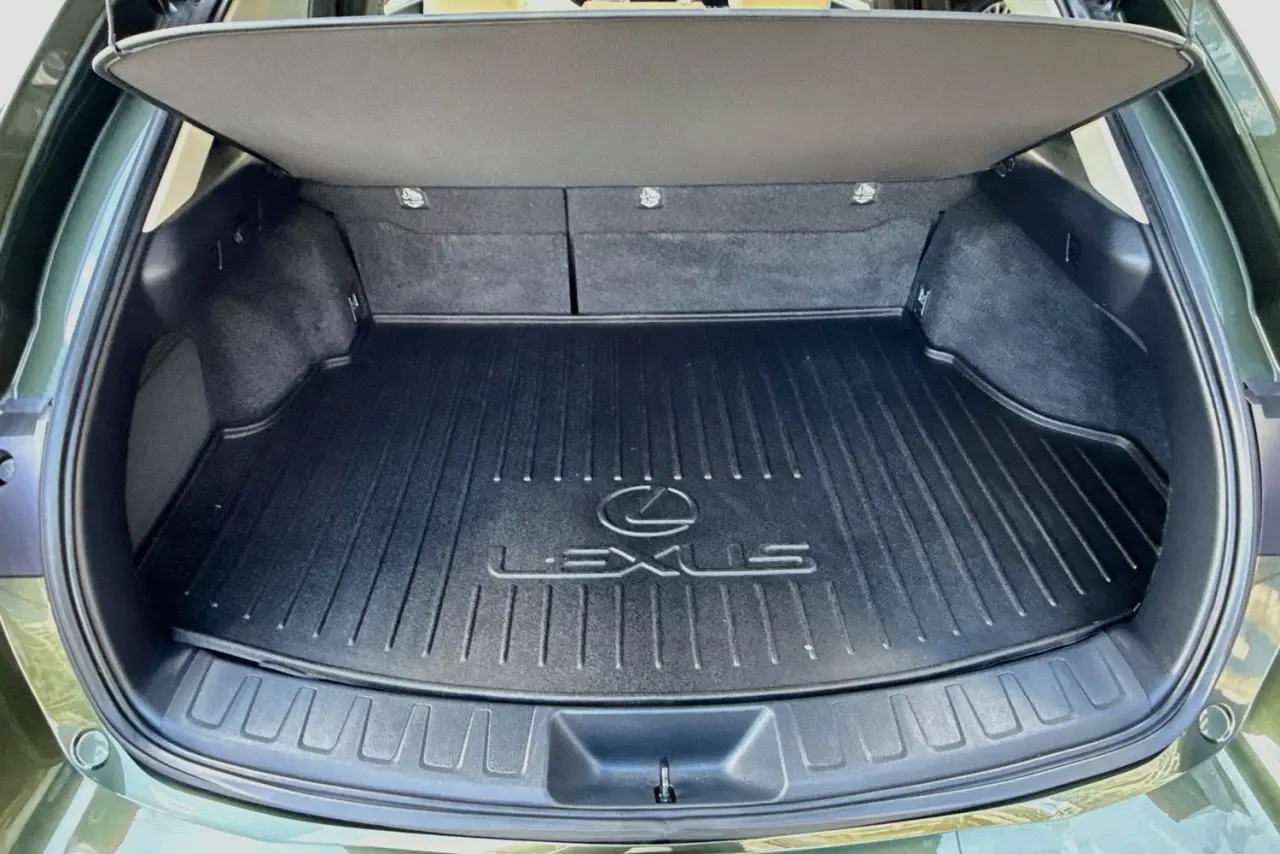 2022 Lexus UX Gallery Image 27