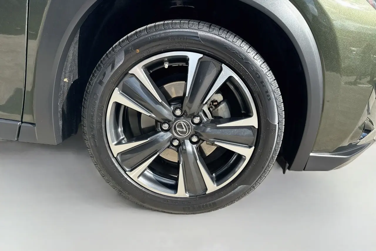 2022 Lexus UX Gallery Image 28