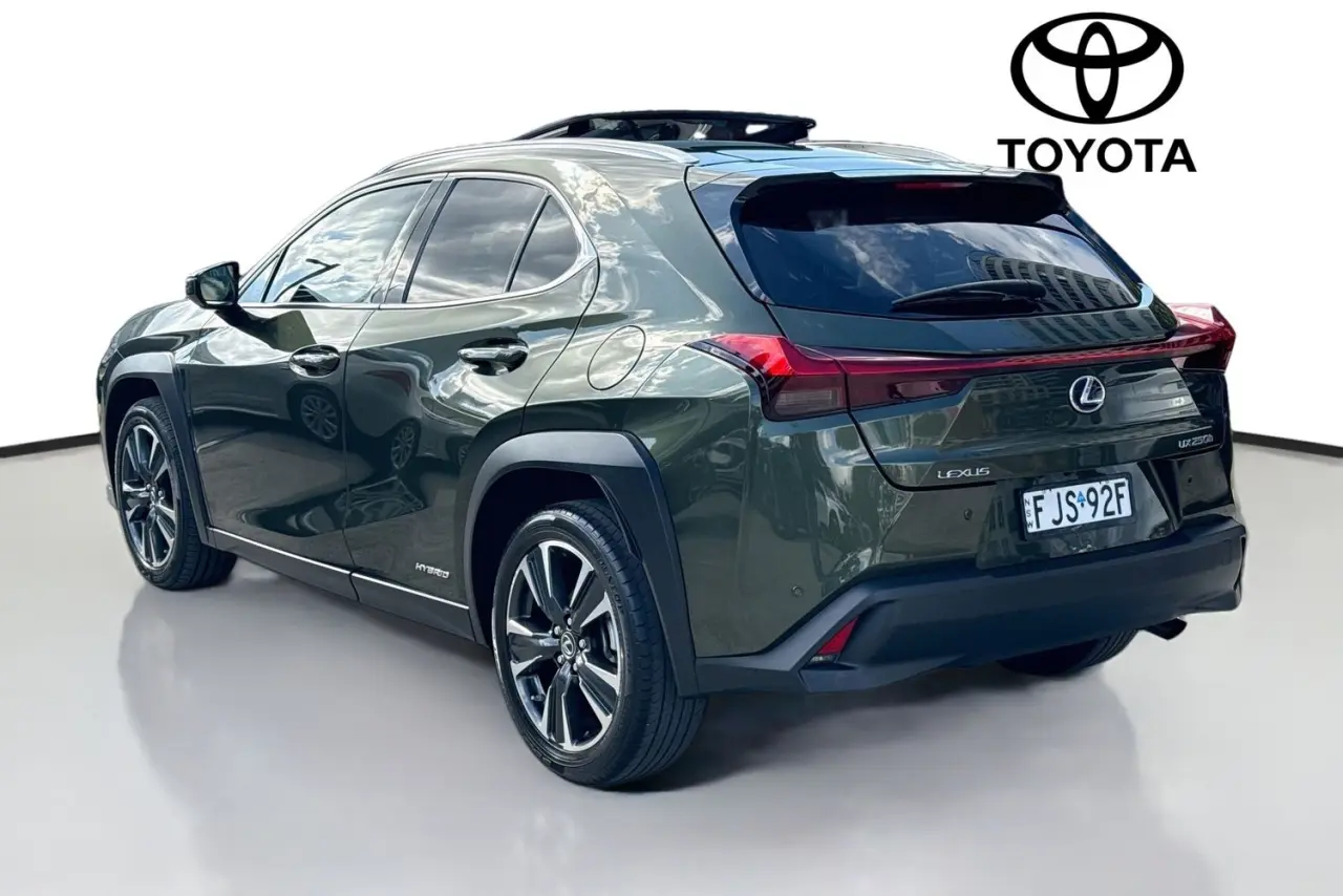 2022 Lexus UX Gallery Image 6