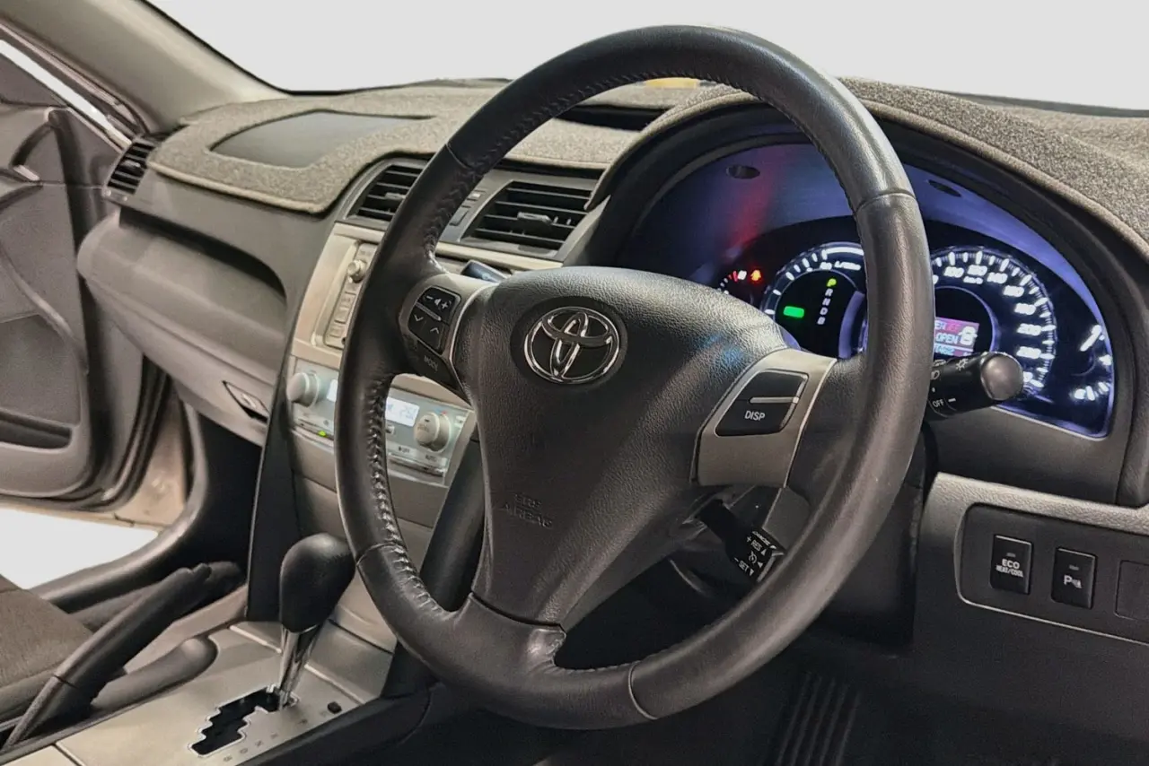 2010 Toyota Camry Gallery Image 14