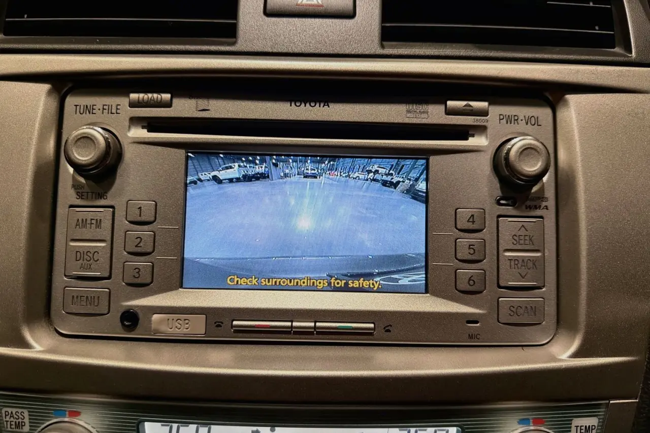 2010 Toyota Camry Gallery Image 16