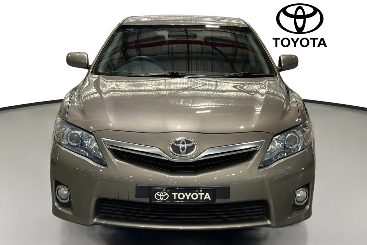 2010 Toyota Camry Gallery Image 2