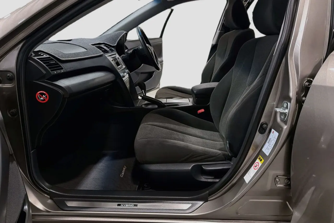 2010 Toyota Camry Gallery Image 25