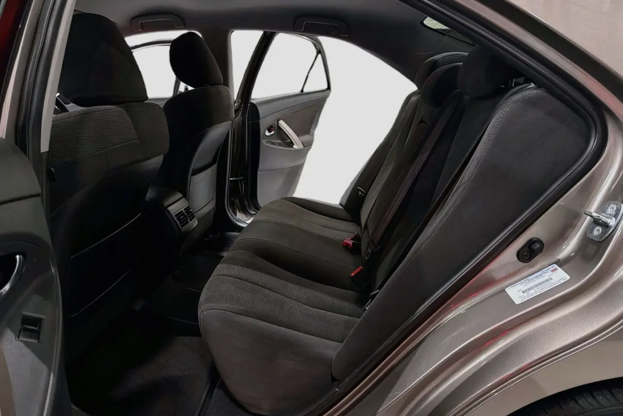 2010 Toyota Camry Gallery Image 26