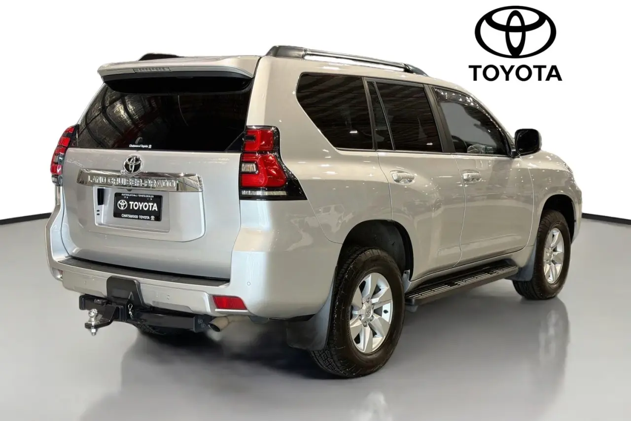 2022 Toyota Landcruiser Prado Gallery Image 10