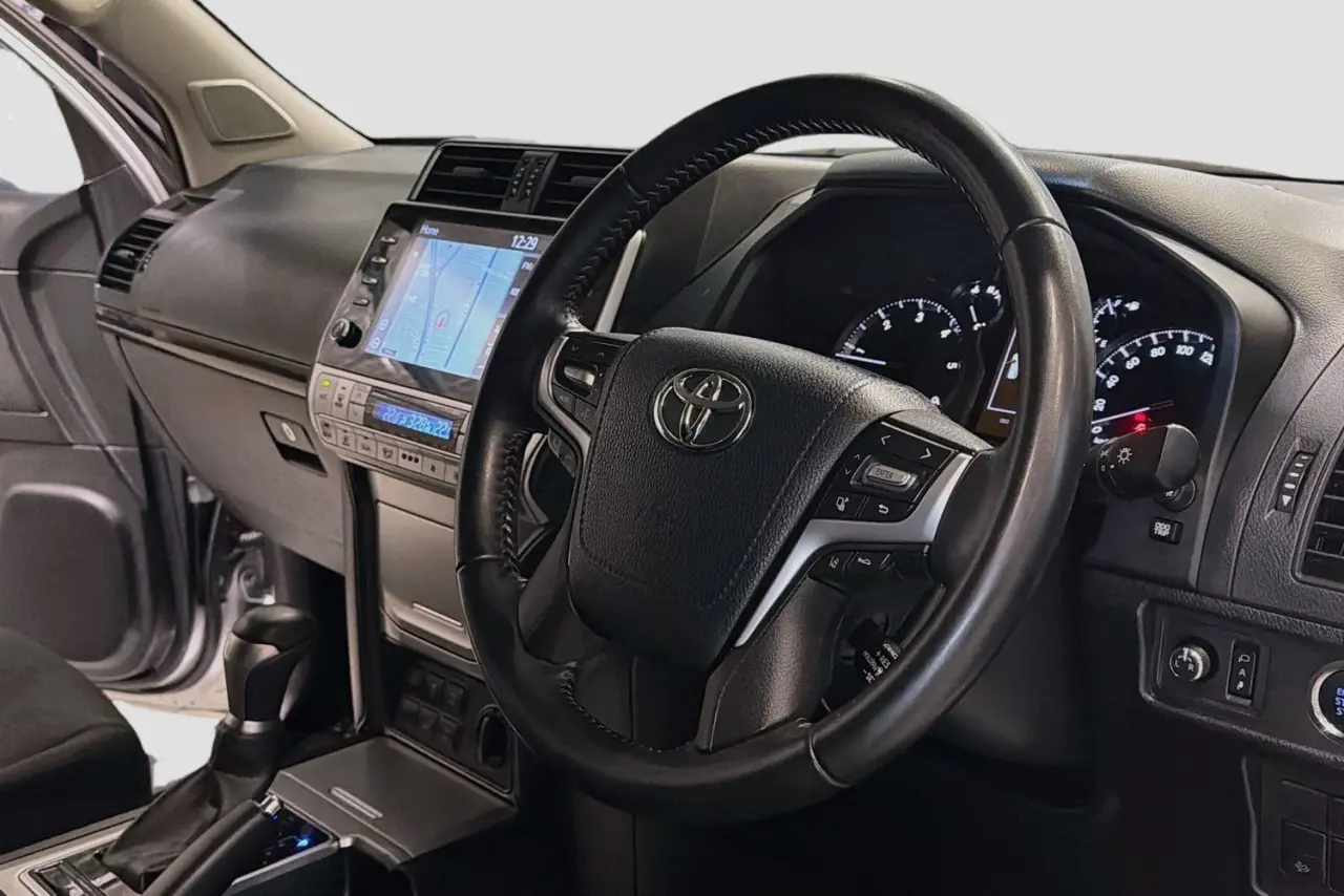 2022 Toyota Landcruiser Prado Gallery Image 14