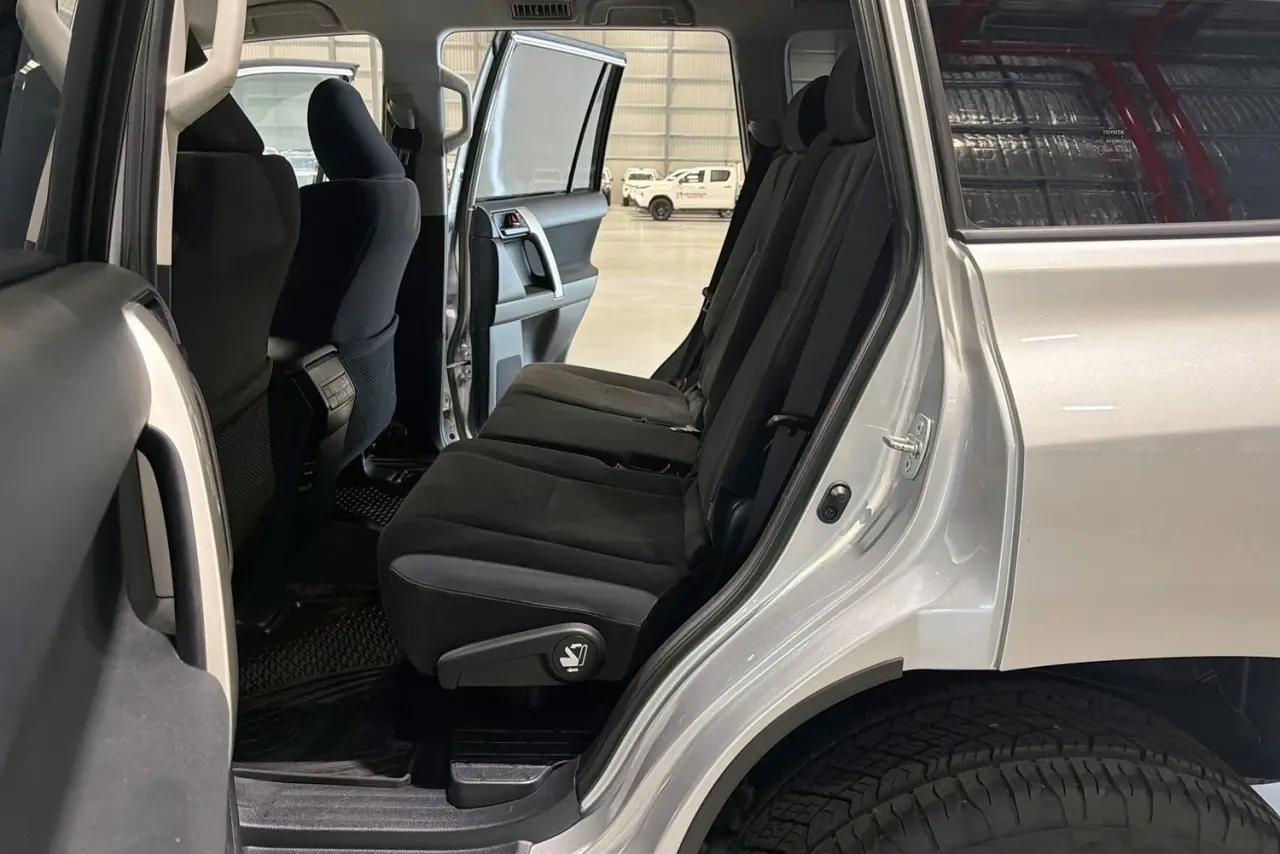 2022 Toyota Landcruiser Prado Gallery Image 26