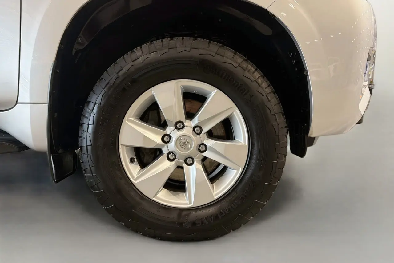 2022 Toyota Landcruiser Prado Gallery Image 28