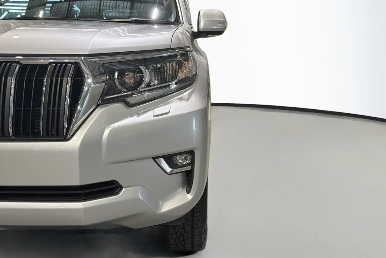2022 Toyota Landcruiser Prado Gallery Image 3