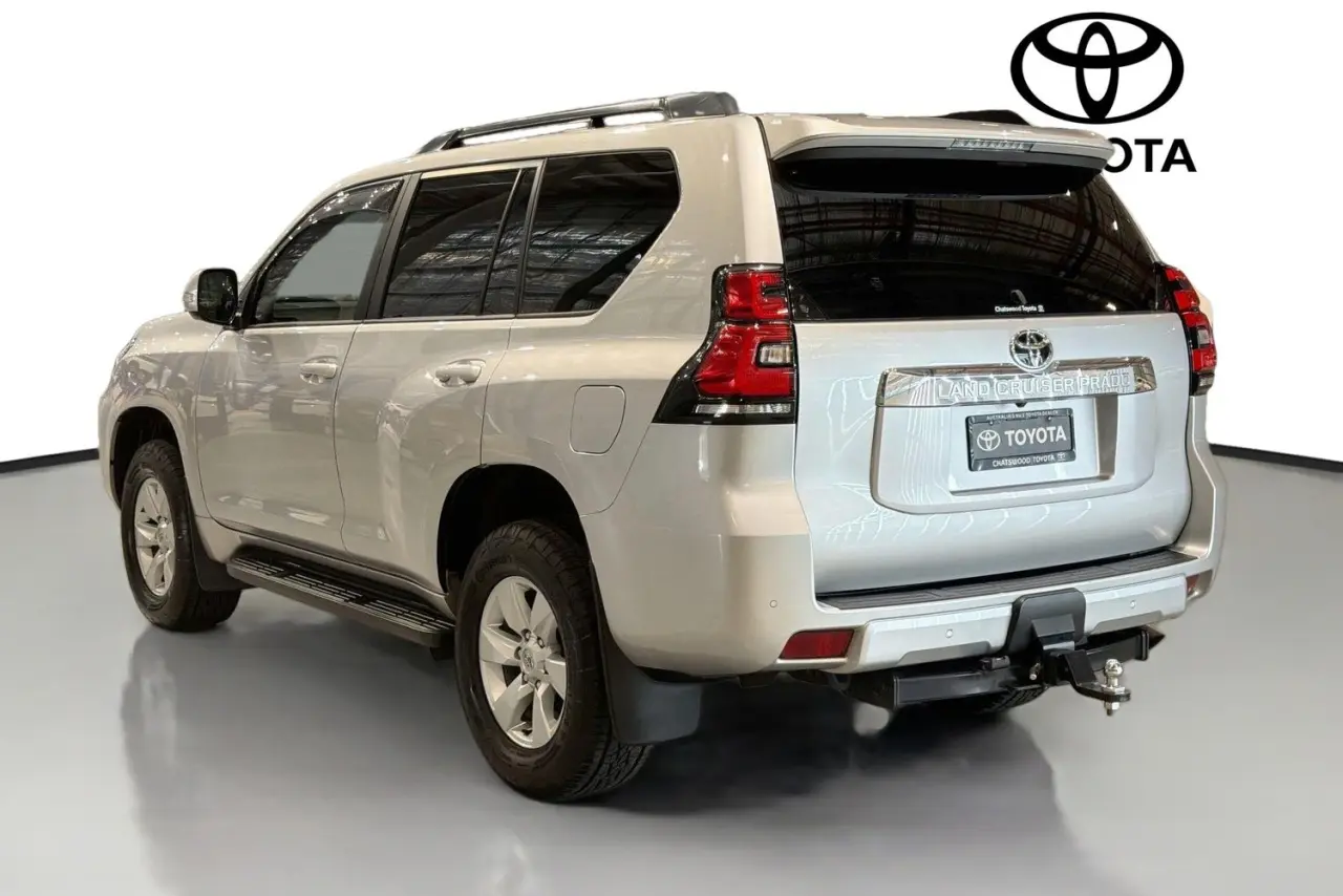 2022 Toyota Landcruiser Prado Gallery Image 6