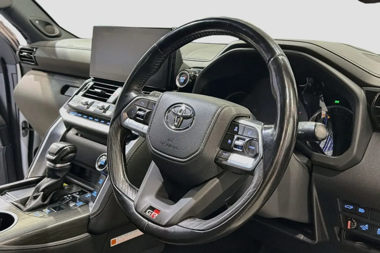 2022 Toyota Landcruiser Gallery Image 14