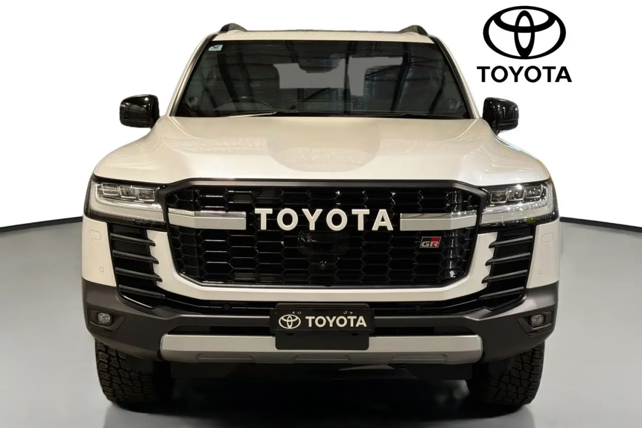2022 Toyota Landcruiser Gallery Image 2