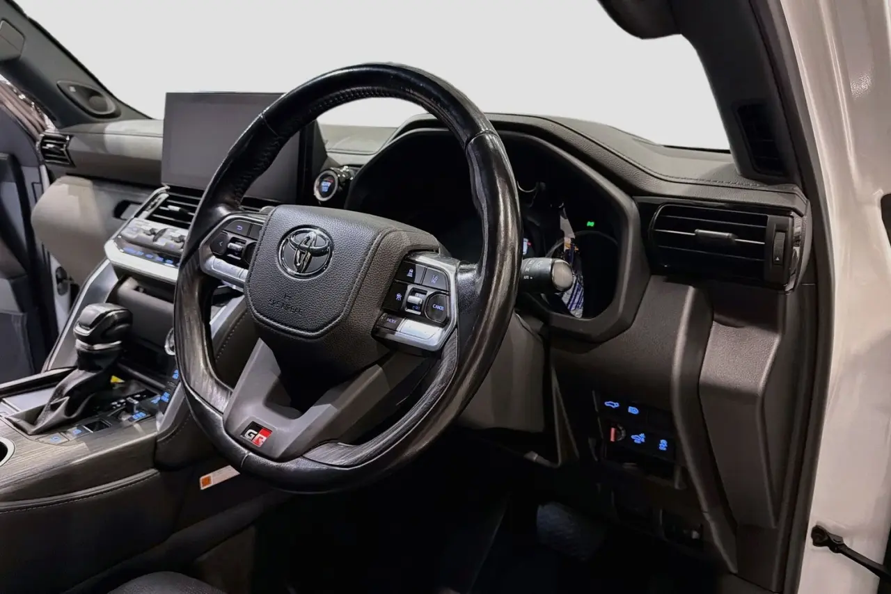 2022 Toyota Landcruiser Gallery Image 23