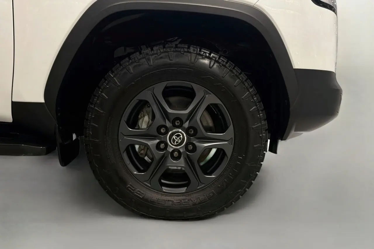 2022 Toyota Landcruiser Gallery Image 28