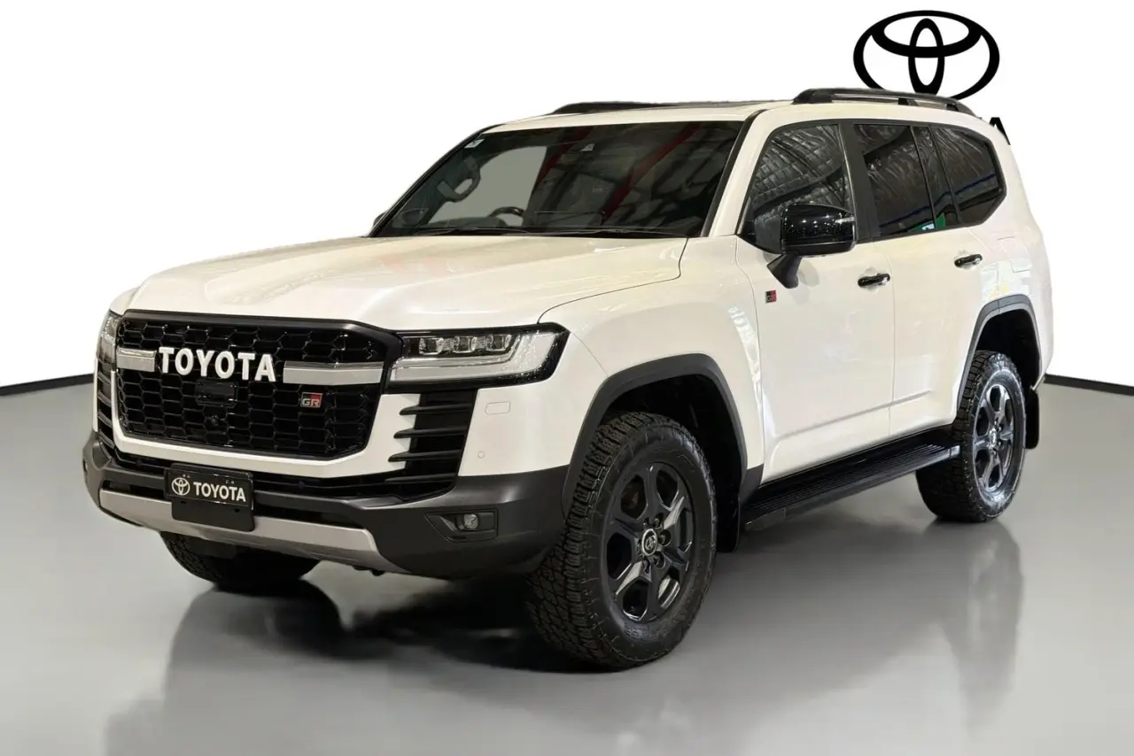 2022 Toyota Landcruiser Gallery Image 4