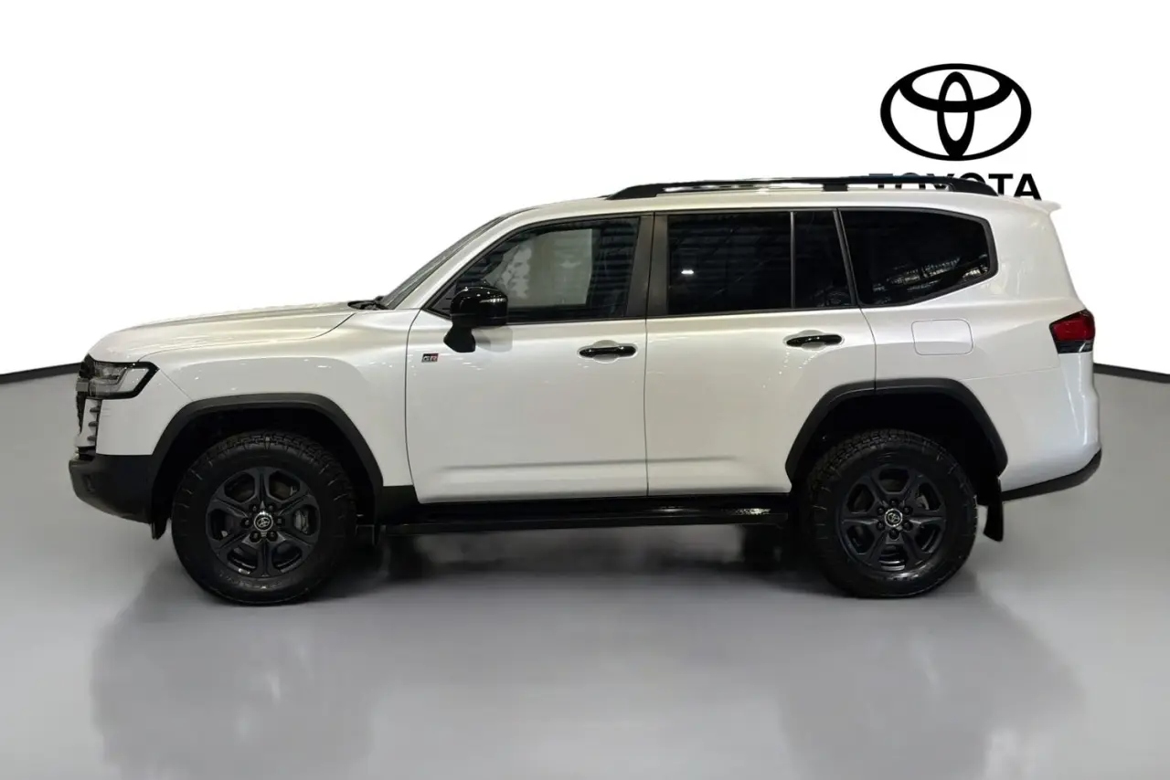 2022 Toyota Landcruiser Gallery Image 5