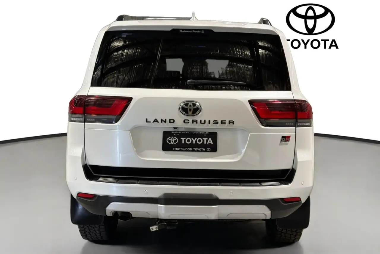 2022 Toyota Landcruiser Gallery Image 7