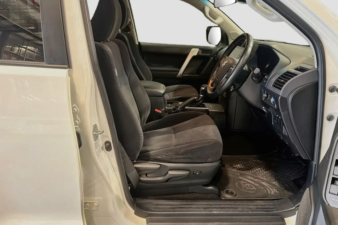 2023 Toyota Landcruiser Prado Gallery Image 13