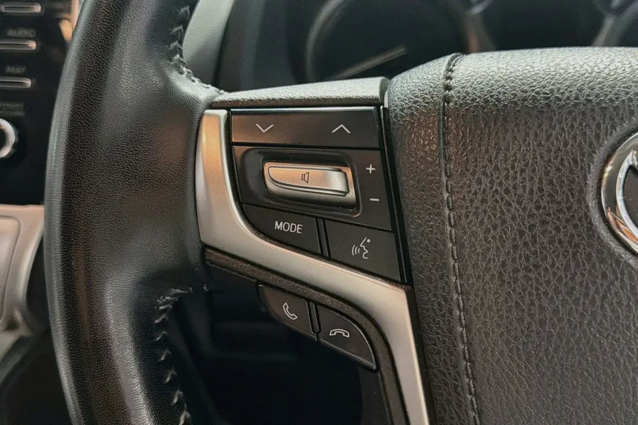 2023 Toyota Landcruiser Prado Gallery Image 19