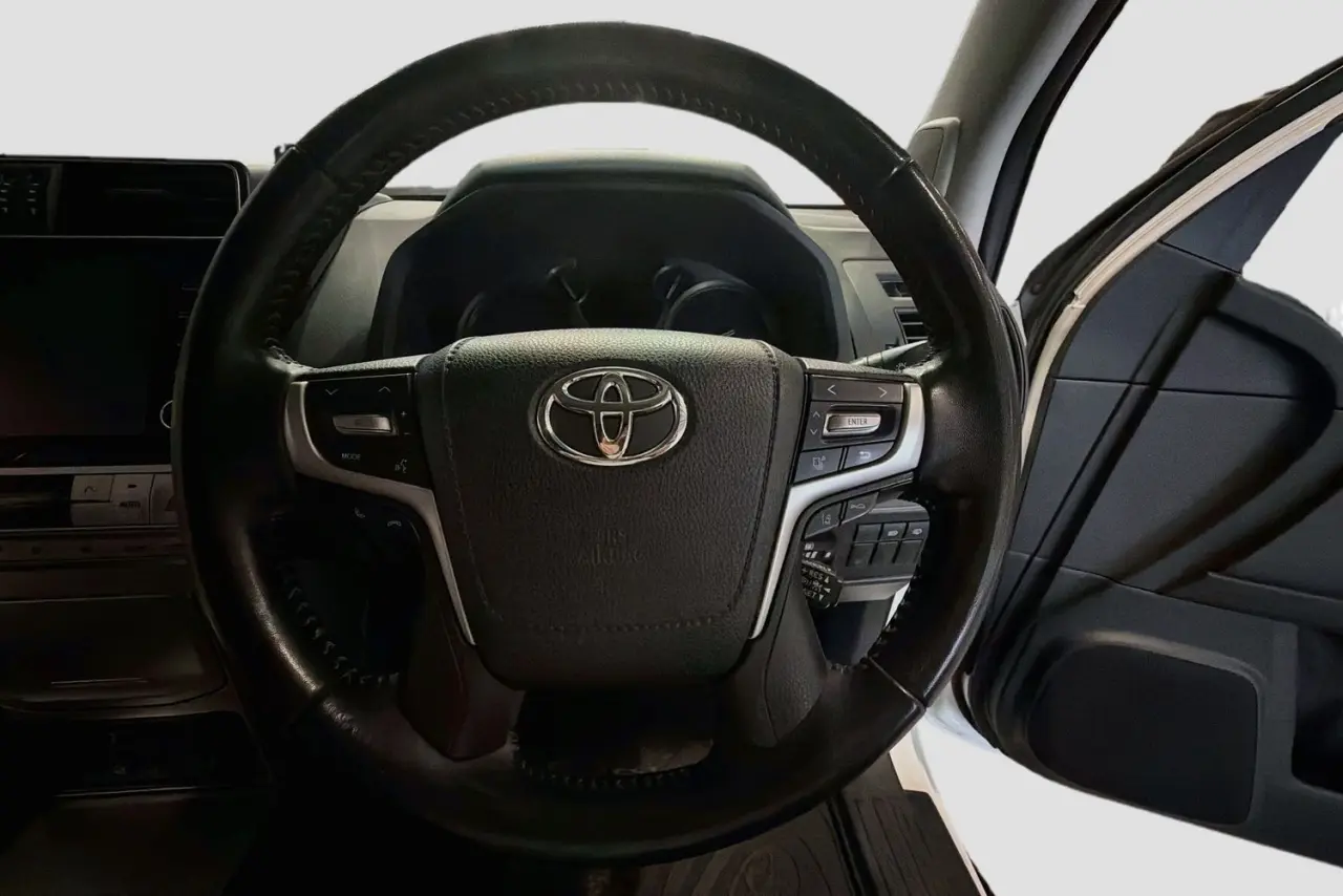 2023 Toyota Landcruiser Prado Gallery Image 21