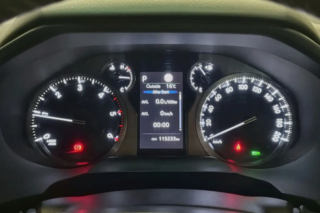 2023 Toyota Landcruiser Prado Gallery Image 22