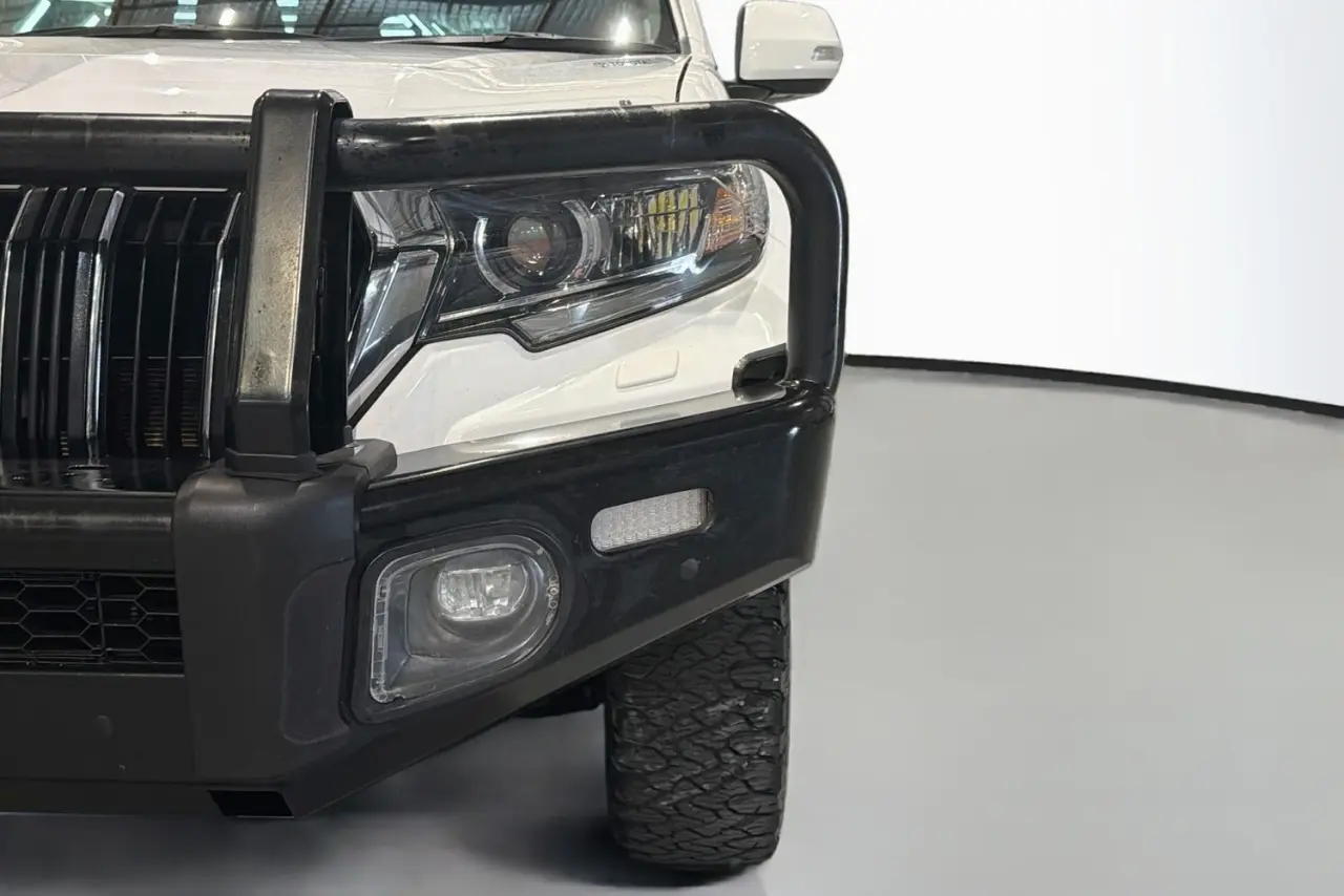 2023 Toyota Landcruiser Prado Gallery Image 3