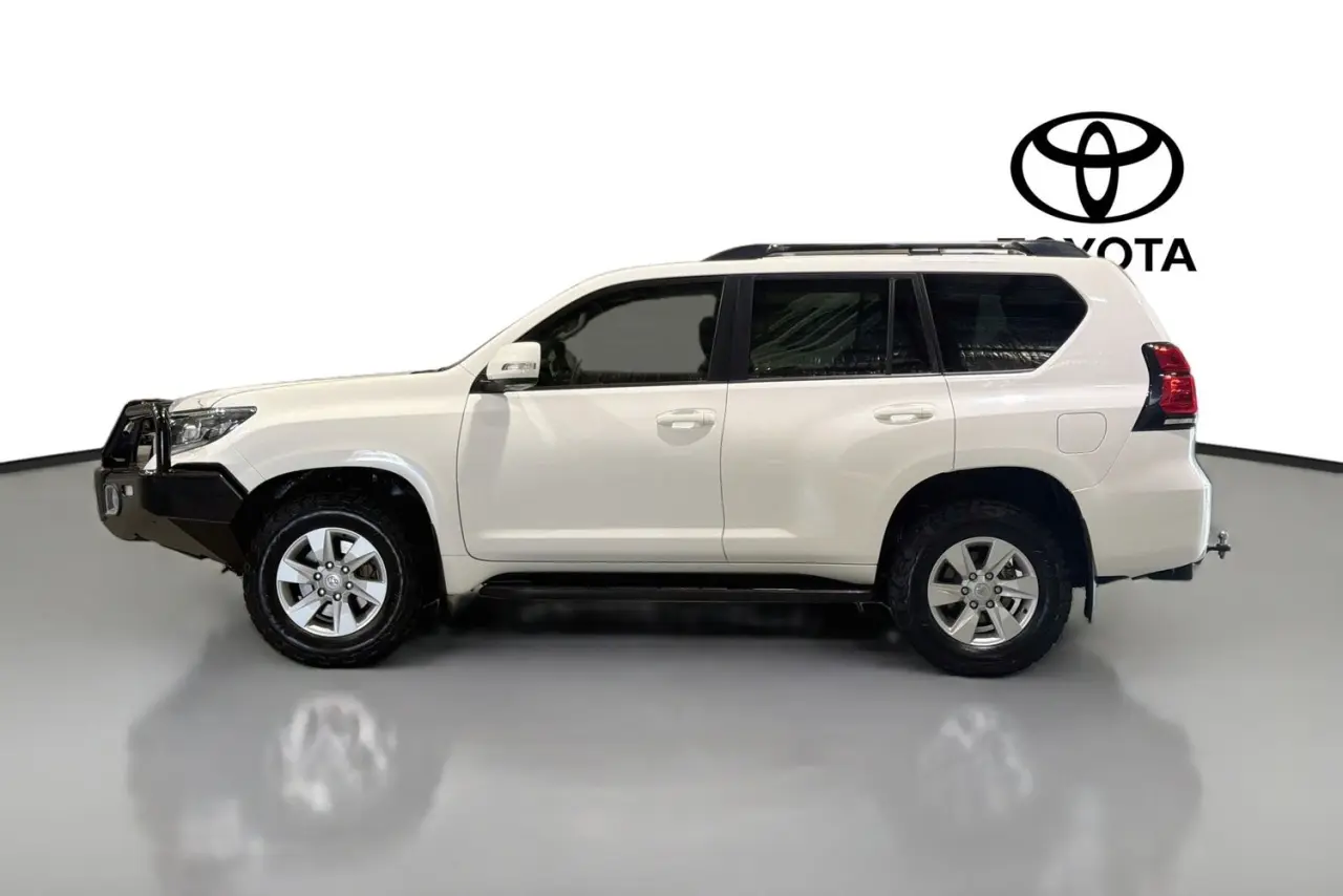2023 Toyota Landcruiser Prado Gallery Image 5