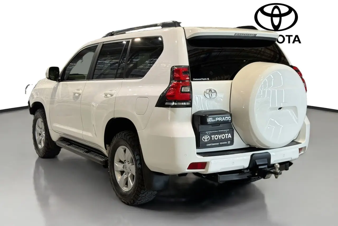 2023 Toyota Landcruiser Prado Gallery Image 6
