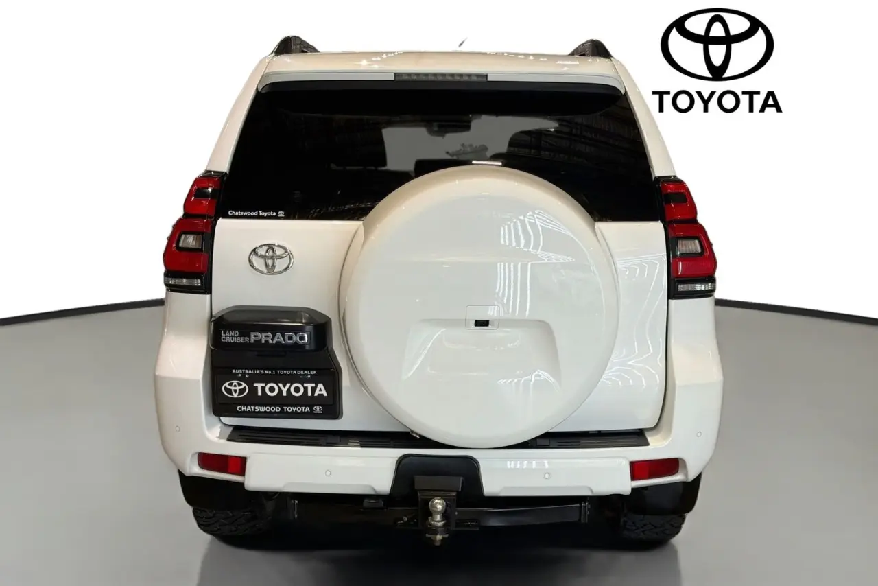 2023 Toyota Landcruiser Prado Gallery Image 7
