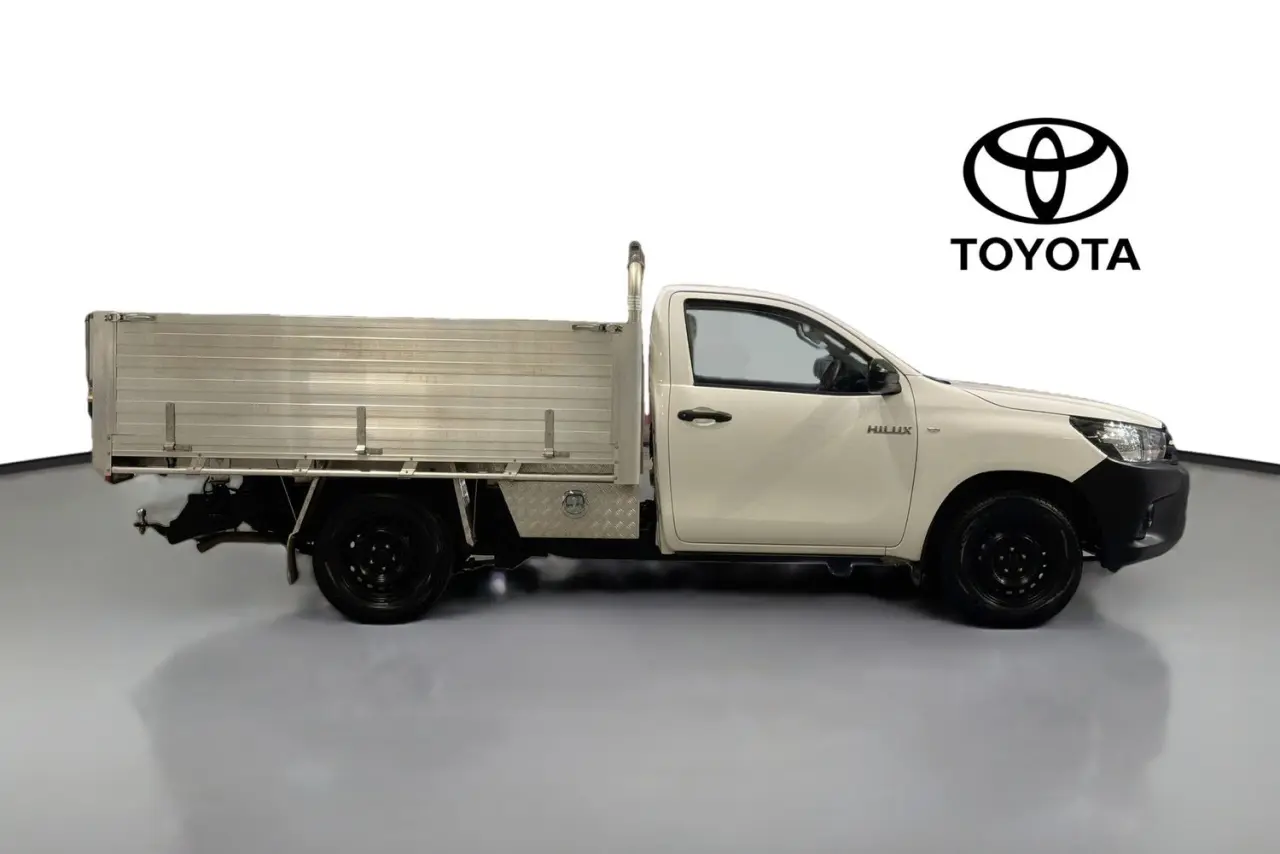 2024 Toyota Hilux Gallery Image 11