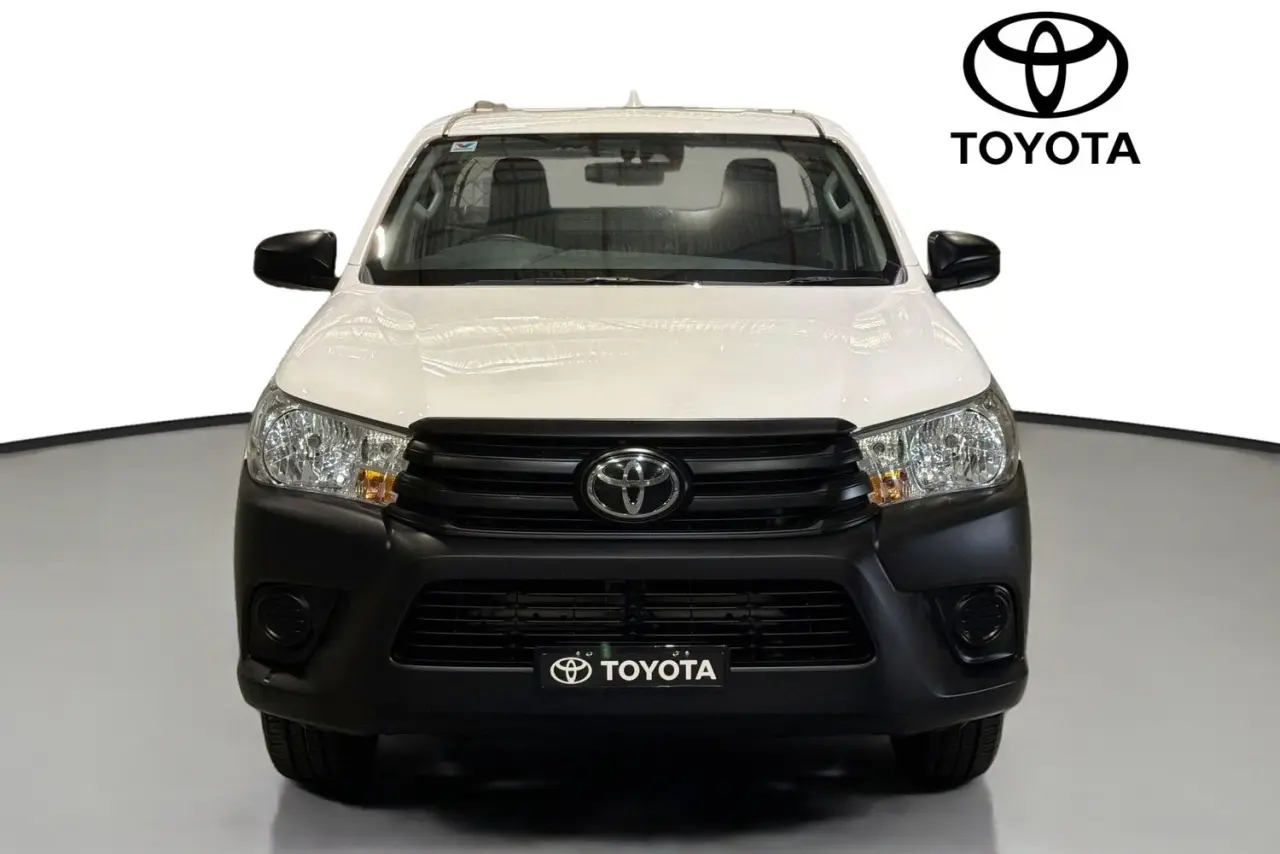 2024 Toyota Hilux Gallery Image 2