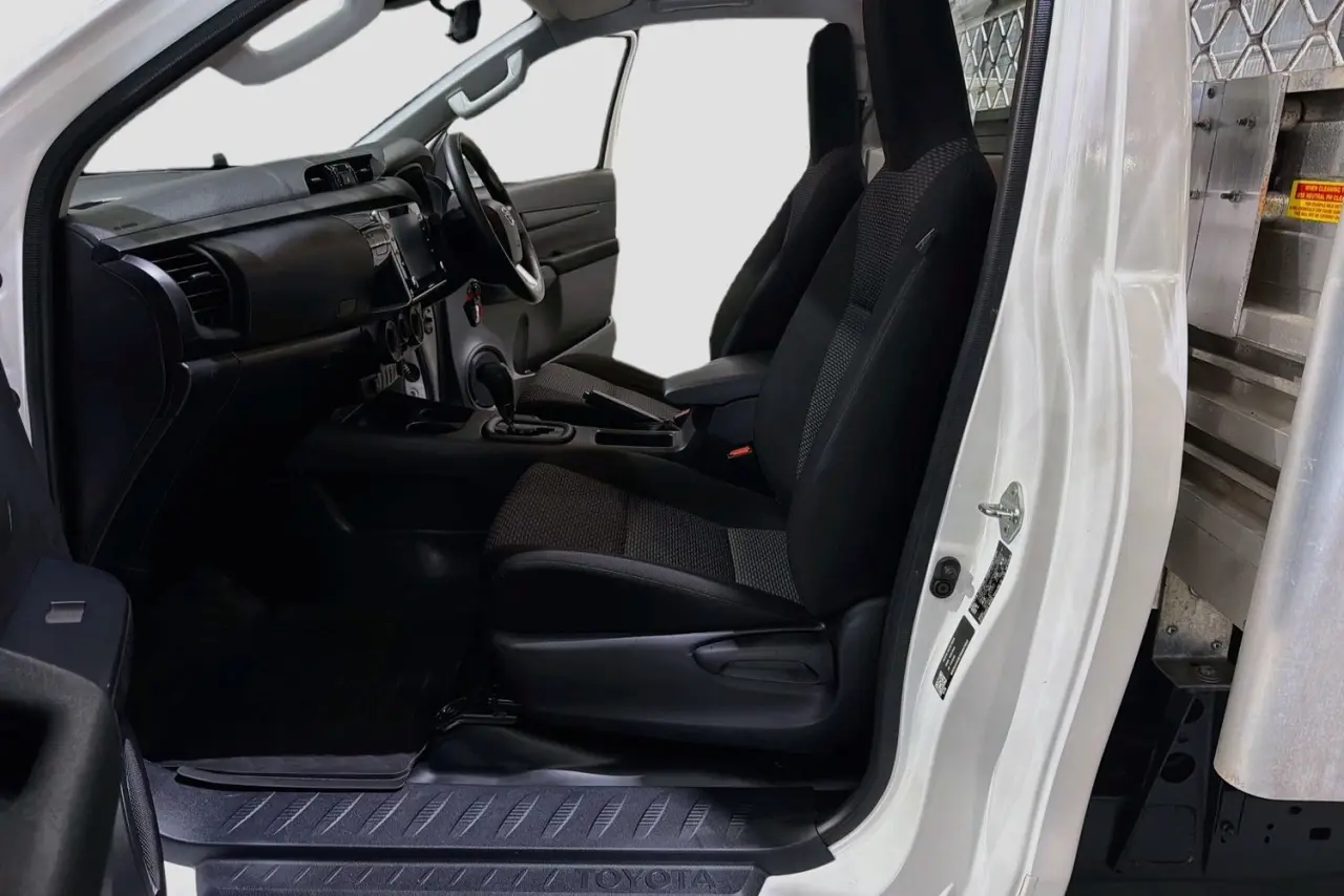 2024 Toyota Hilux Gallery Image 25