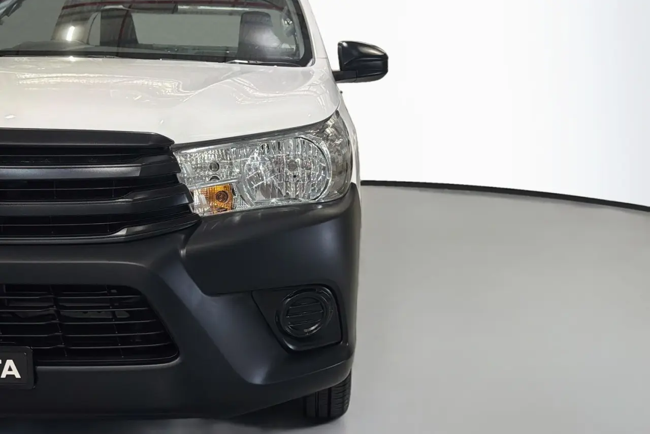 2024 Toyota Hilux Gallery Image 3