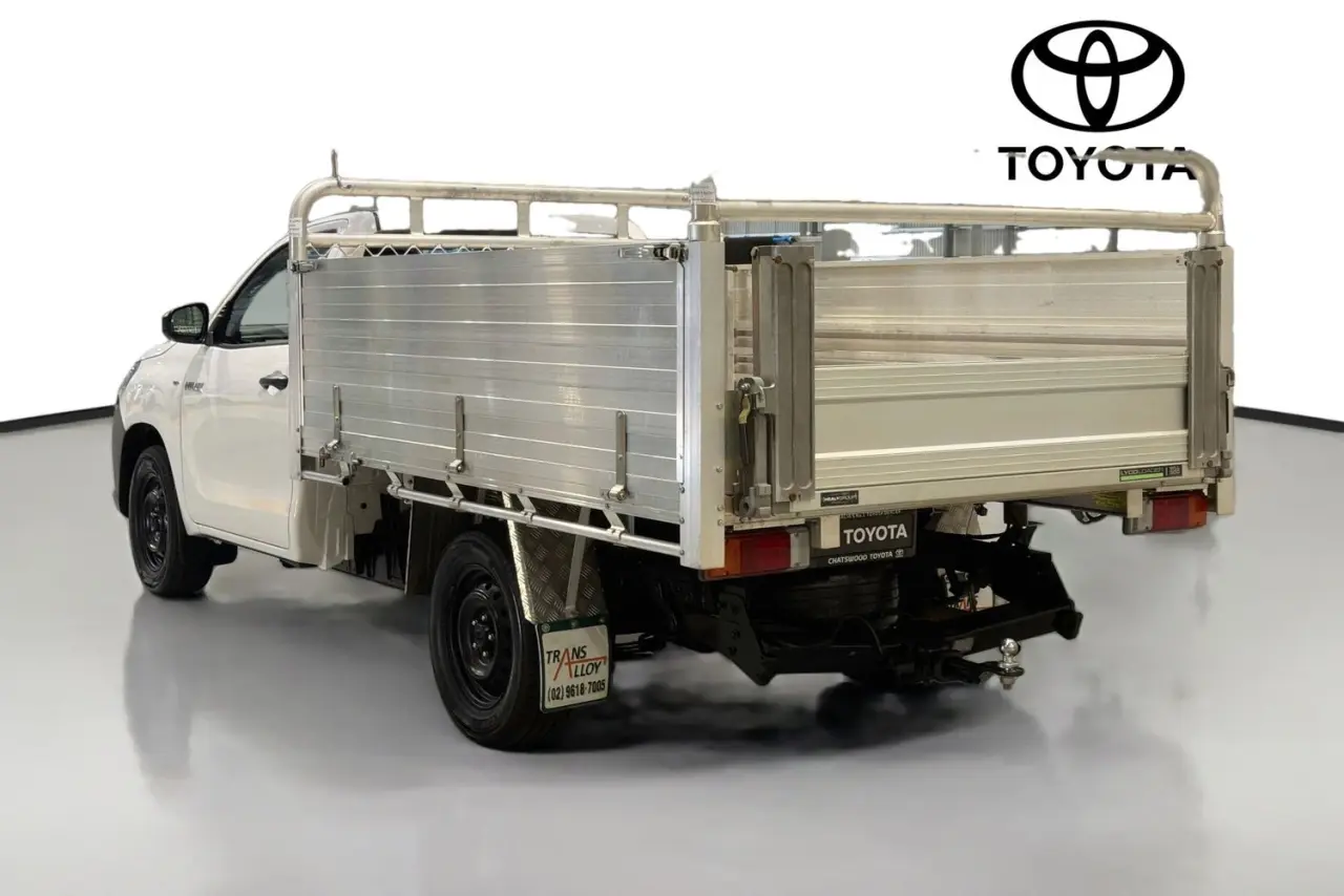 2024 Toyota Hilux Gallery Image 6