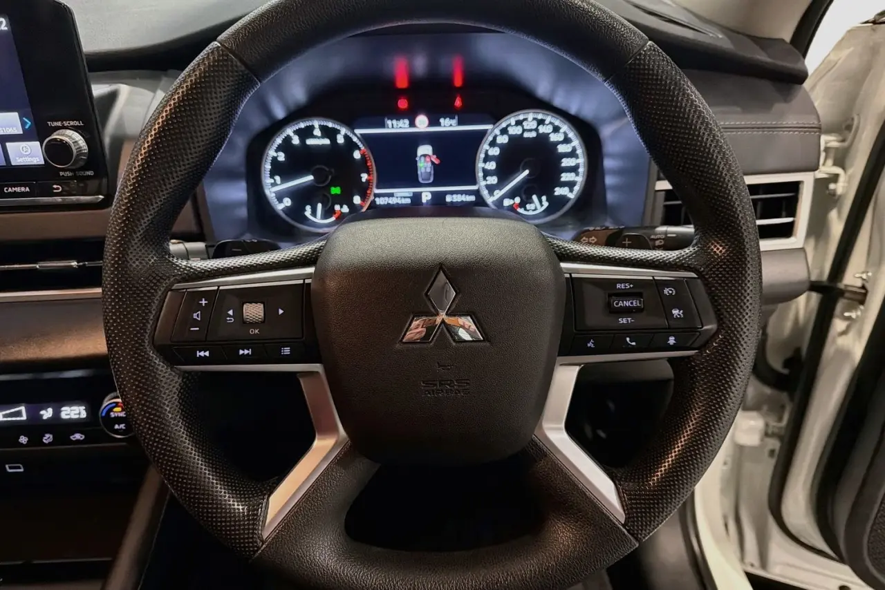 2023 Mitsubishi Outlander Gallery Image 21