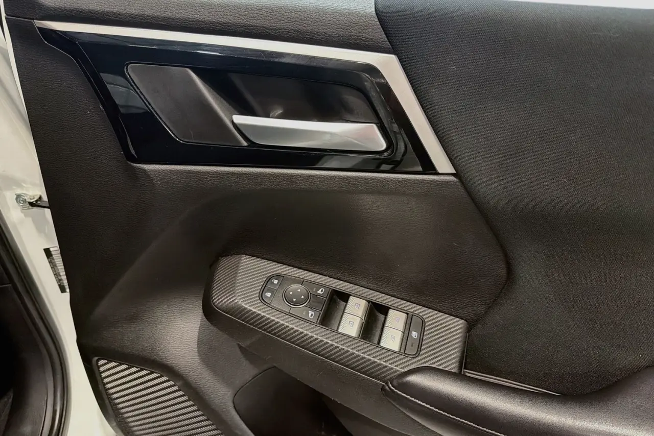 2023 Mitsubishi Outlander Gallery Image 24