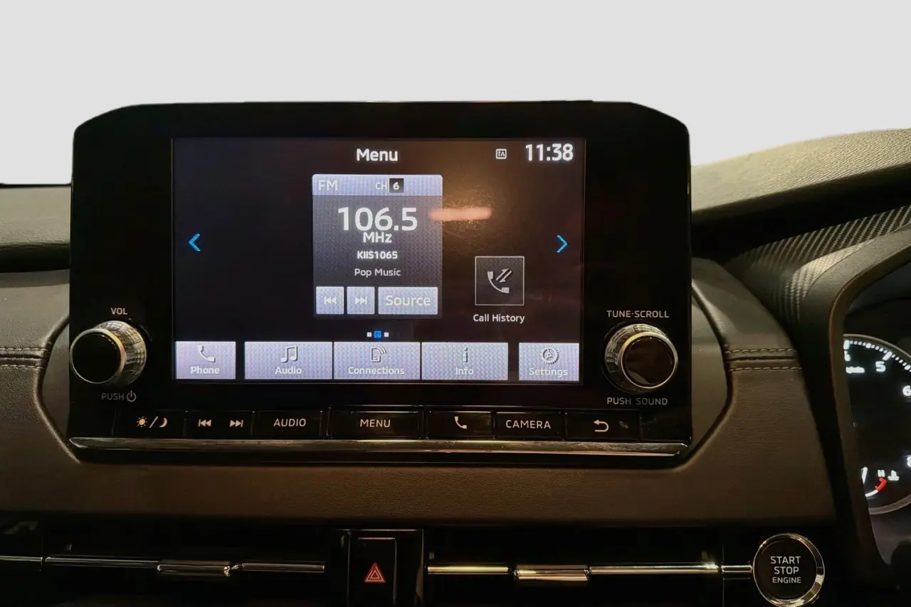 2023 Mitsubishi Outlander Gallery Image 17