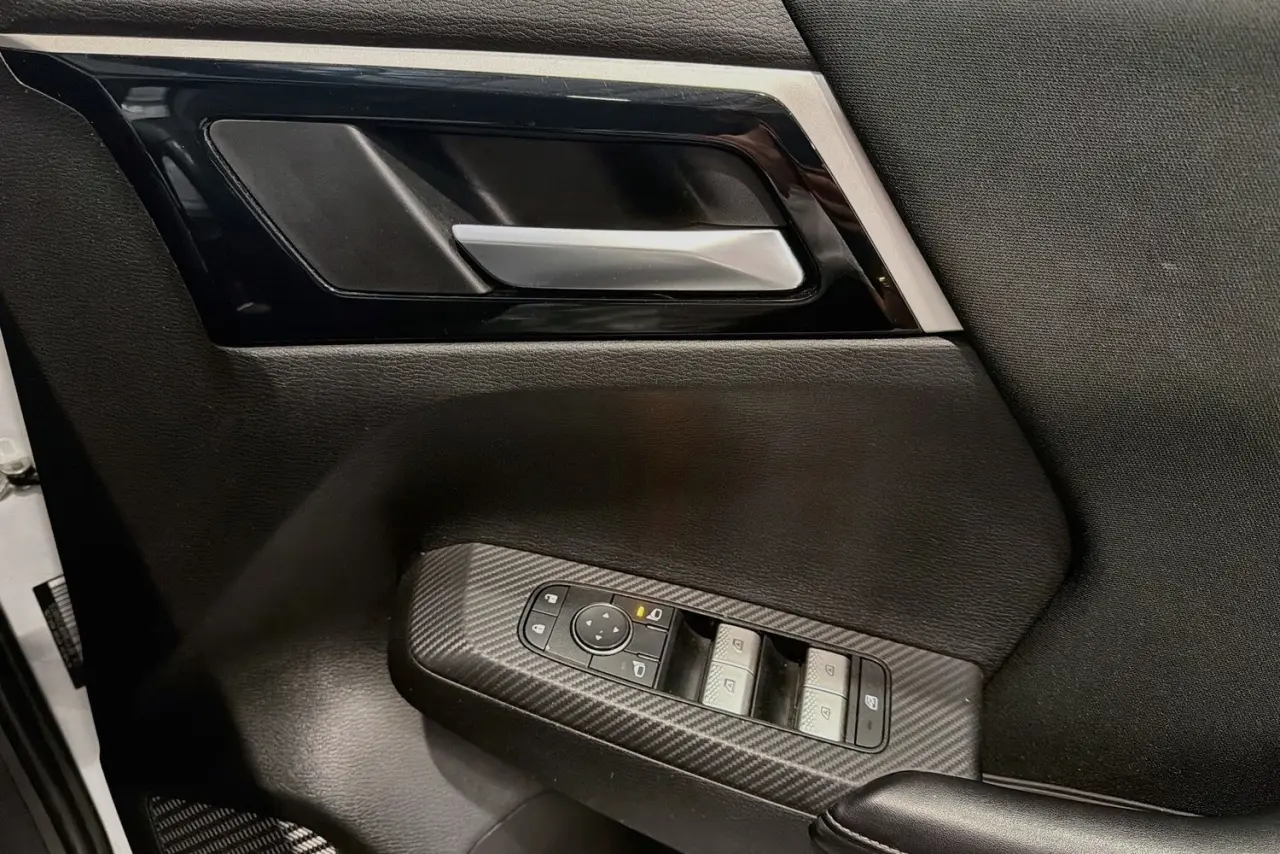 2023 Mitsubishi Outlander Gallery Image 24