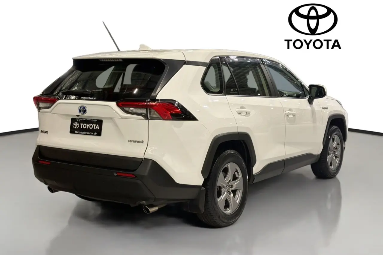 2022 Toyota RAV4 Gallery Image 10