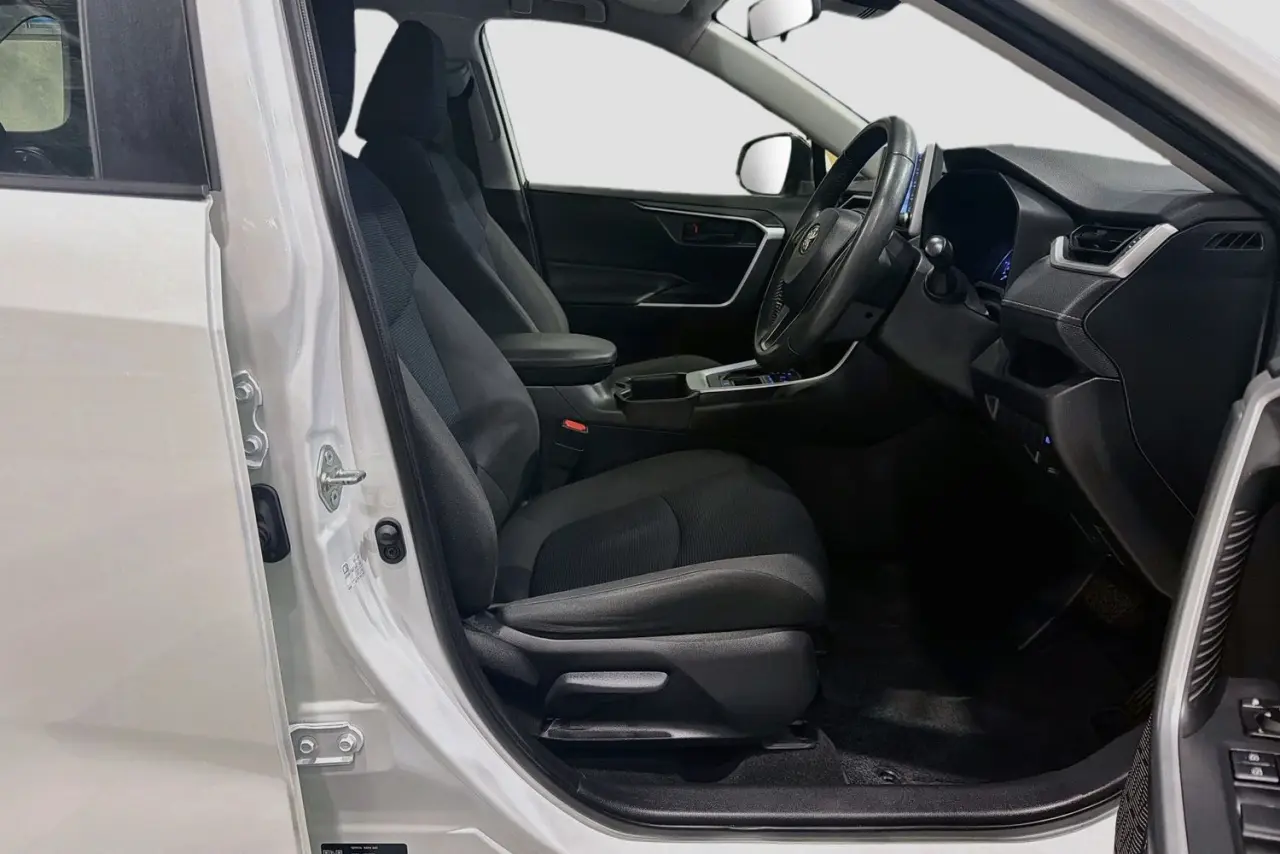 2022 Toyota RAV4 Gallery Image 13